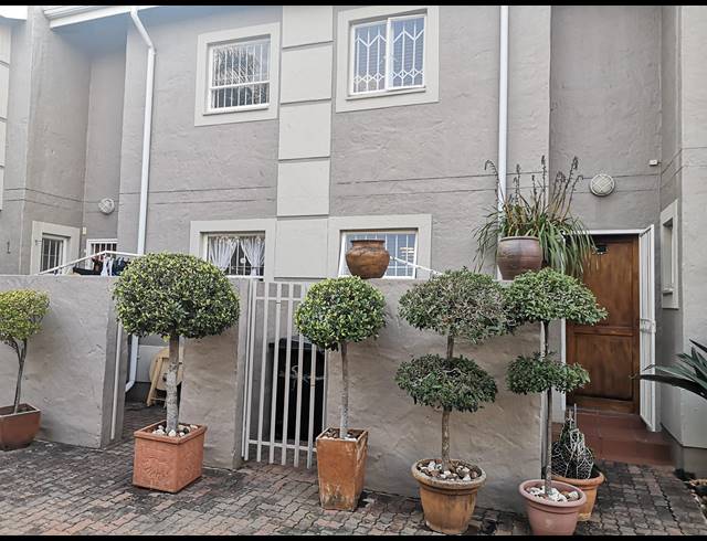 3 BEDROOM TOWNHOUSE FOR SALE IN BRUMMERIA
